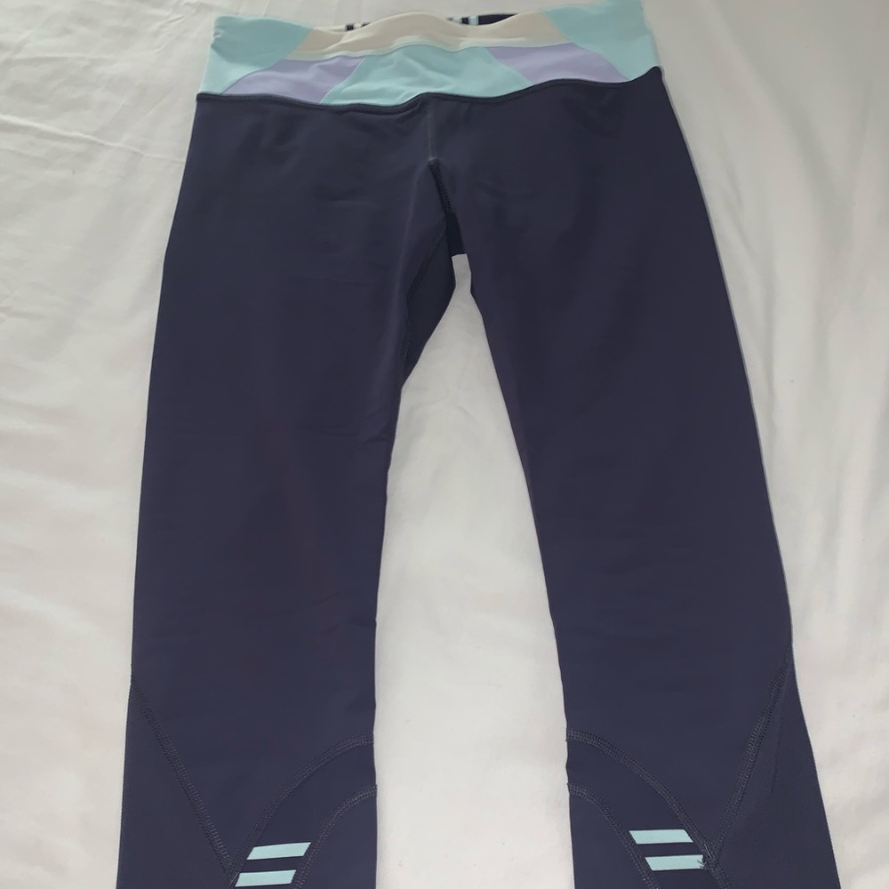 Lululemon size 6 cropped leggings